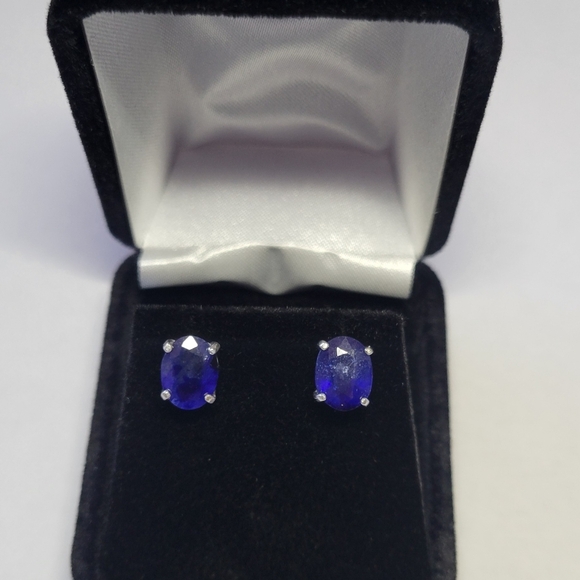 Jewelry - Elegant 4ct Natural Blue Sapphire Stud Earrings